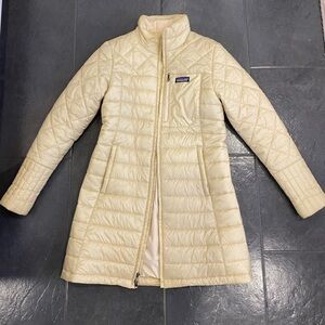Patagonia Women's Radalie Parka size small in great condition!